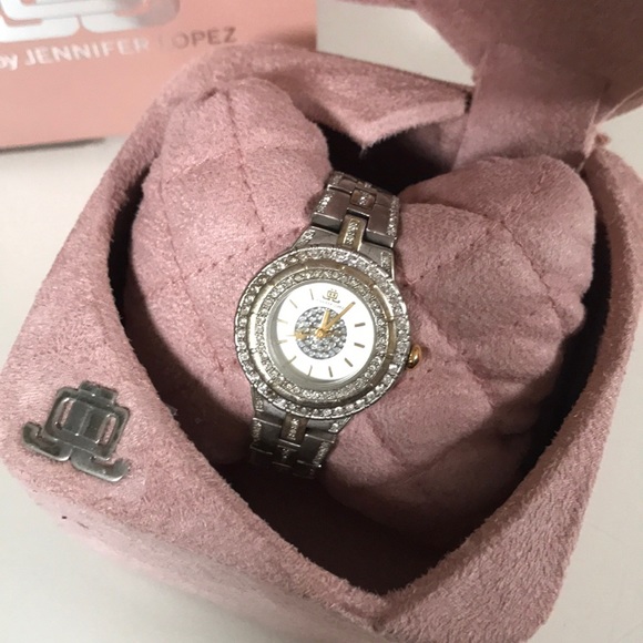 Jennifer Lopez watch - Picture 2 of 8